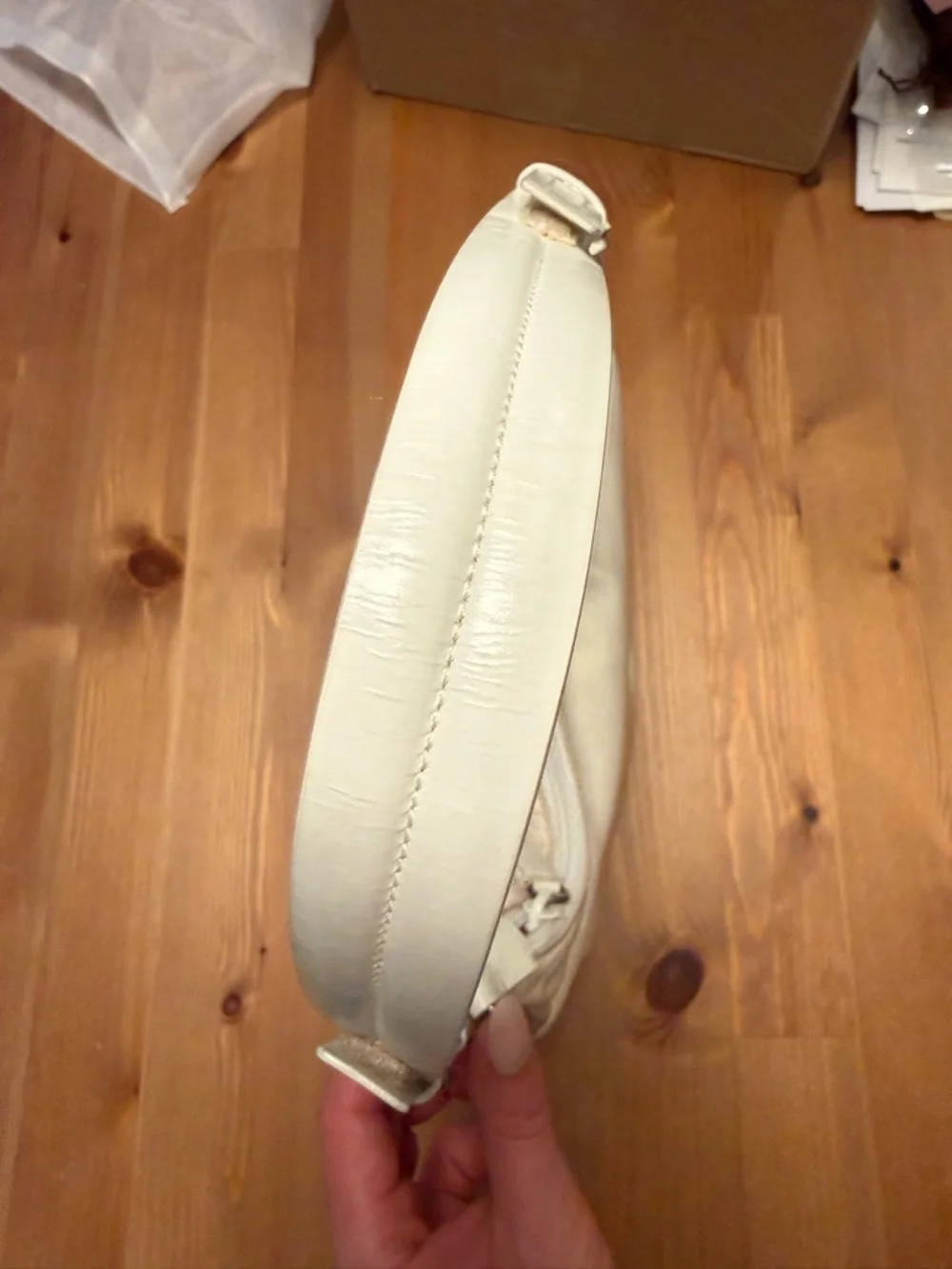 Prada Vintage Cream Nylon Shoulder Bag with White Leather Trim Authentic - Picture 14 of 16